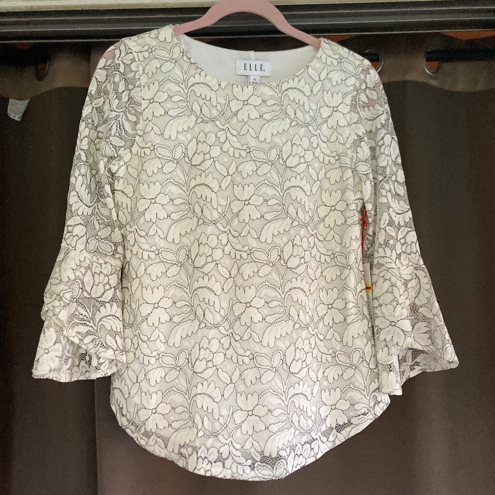 NWT Elle Lace Bell Sleeve Top XS